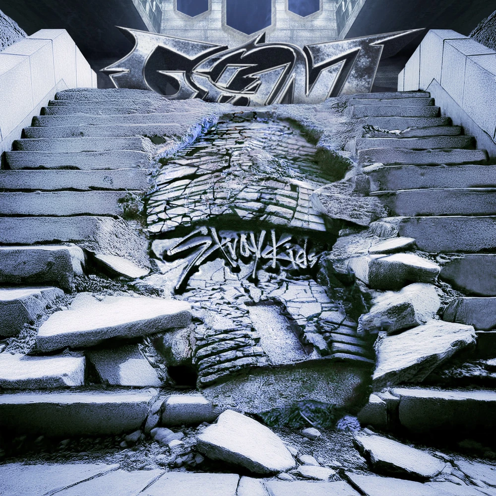 STRAY KIDS - GIANT (2nd Japanese Album)