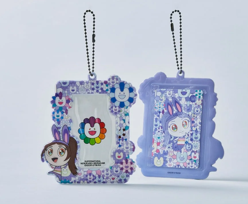 NEWJEANS - NewJeans x Murakami Photocard Holder Keyring