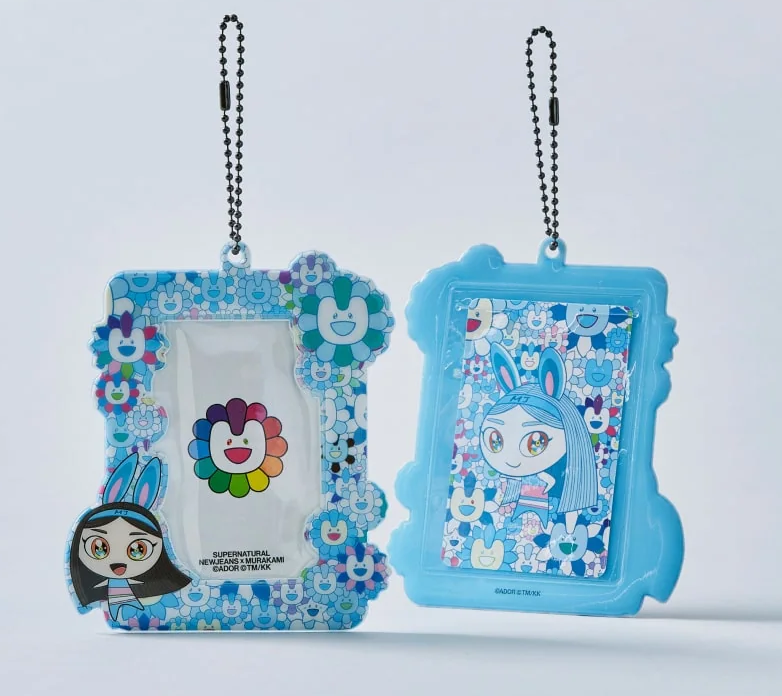 NEWJEANS - NewJeans x Murakami Photocard Holder Keyring