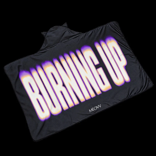 *PRE-ORDER* MEOVV - [BURNING UP] Blanket Hoodie Set