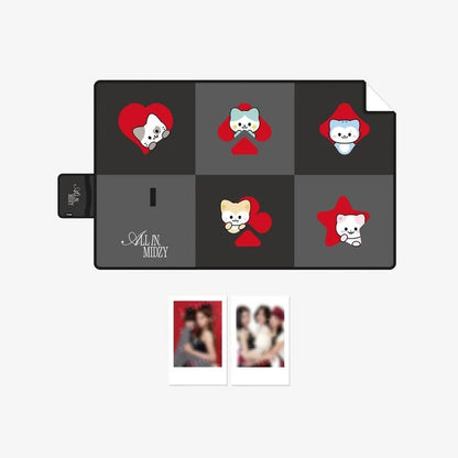 *PRE-ORDER* ITZY - [ALL IN, MIDZY | 5th Fan Meeting] TWINZY Picnic Mat