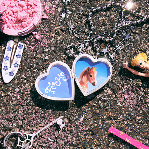 *PRE-ORDER* HEARTS2HEARTS - Focus [Heart Locket Ver.]